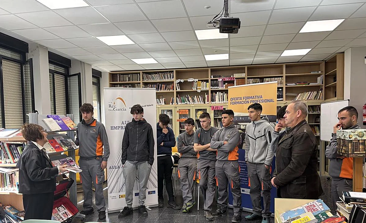 La Asociación del Mueble donará material educativo al IES Don García